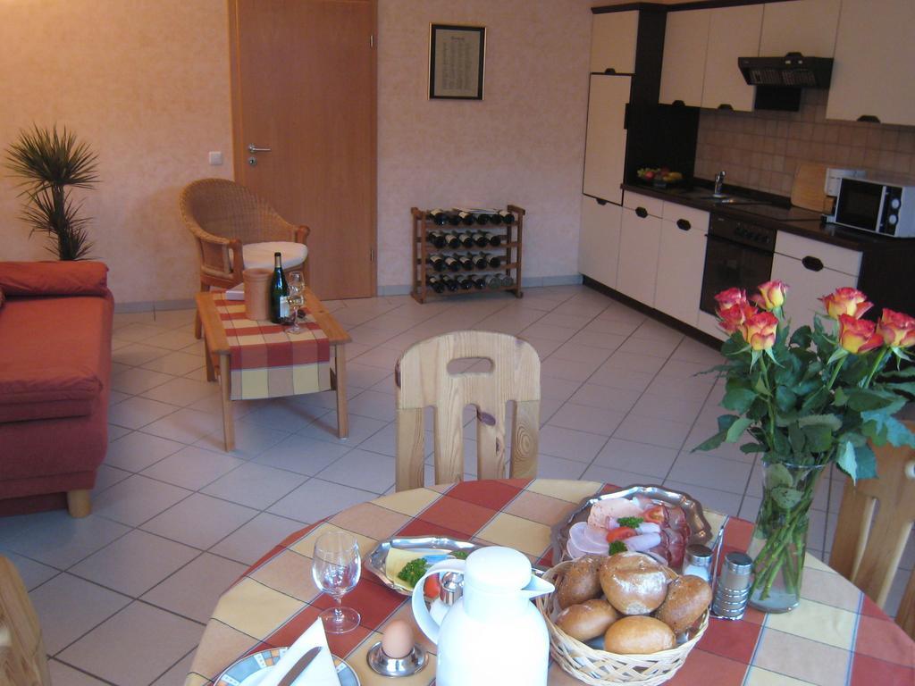 Sch Ne Wohnung In Der Moselregion Kinheim Экстерьер фото